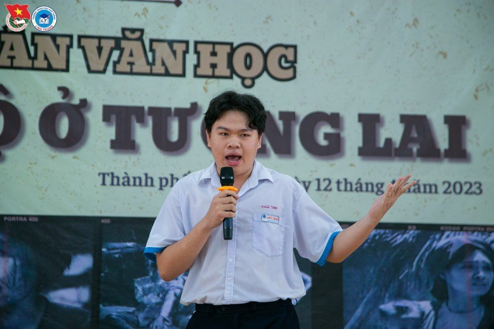 Dự án văn học Hội ngộ ở tương lai (15).jpg